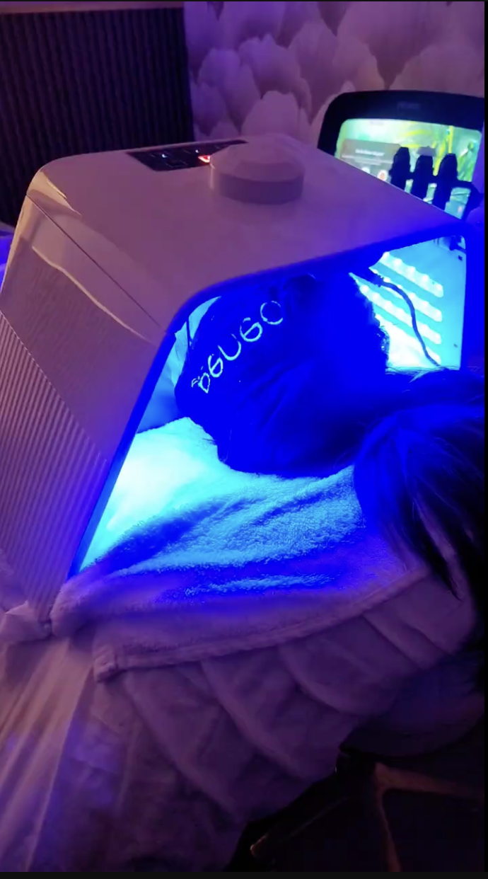 OxyGeneo device in use on skin
